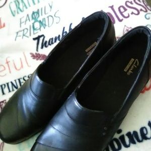 Clarks marigold slip-on loafers